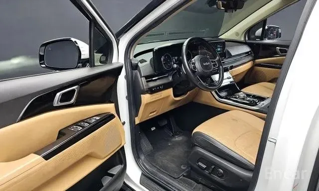 KIA CARNIVAL NOBLESSE 2023