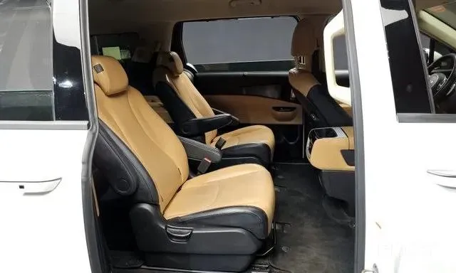 KIA CARNIVAL NOBLESSE 2023