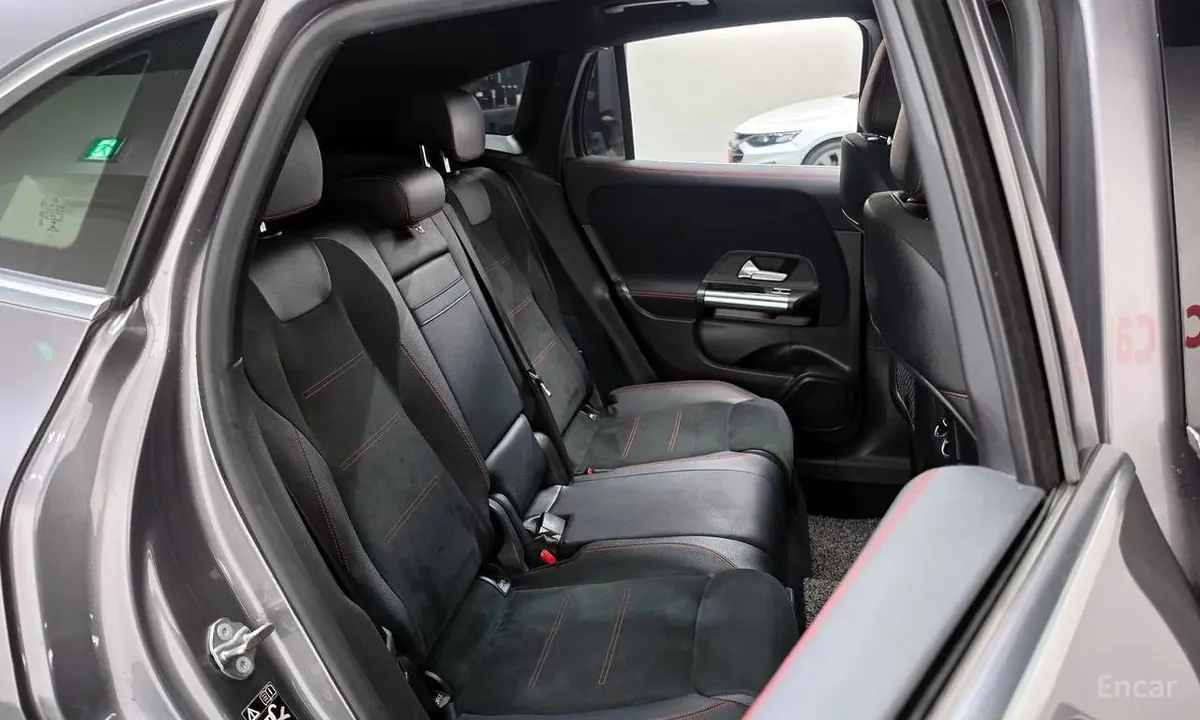 MERCEDES-BENZ GLA 250 4MATIC 2022