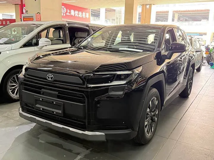 TOYOTA RAV4 LUXURY 2026