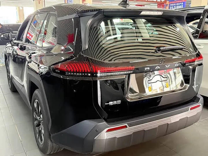 TOYOTA RAV4 LUXURY 2026