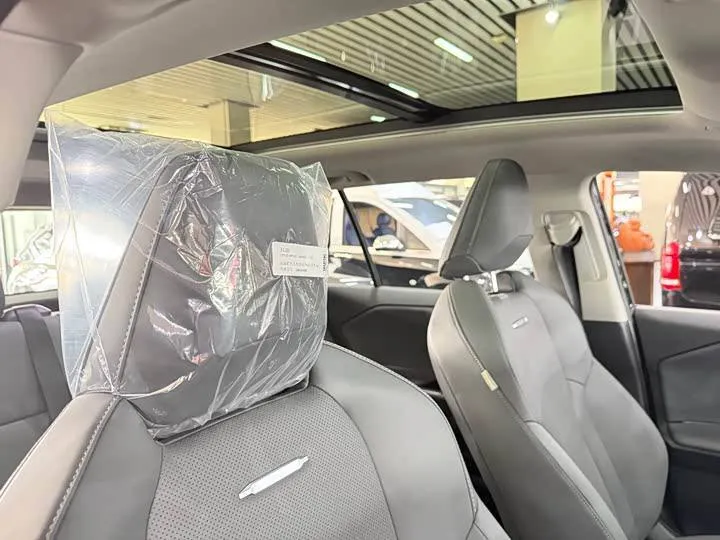 TOYOTA RAV4 LUXURY 2026