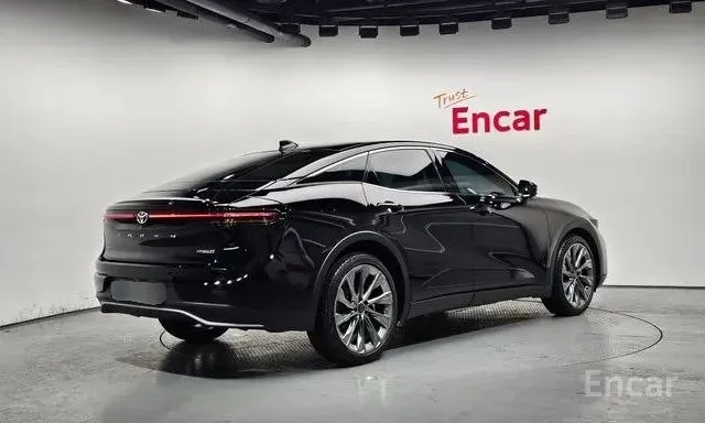 TOYOTA CROWN CROSSOVER HYBRID 2023