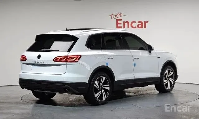 VOLKSWAGEN TOUAREG PREMIUM 2023