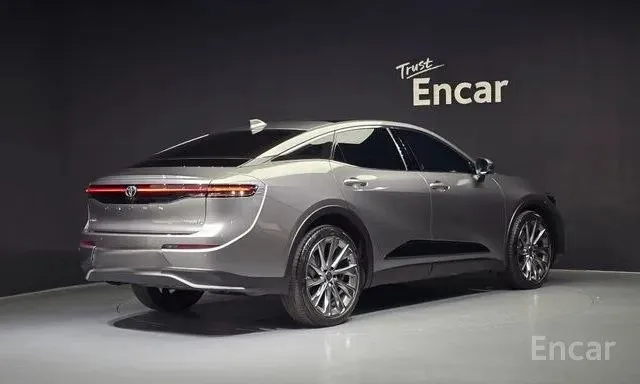 TOYOTA CROWN CROSSOVER HYBRID 2023