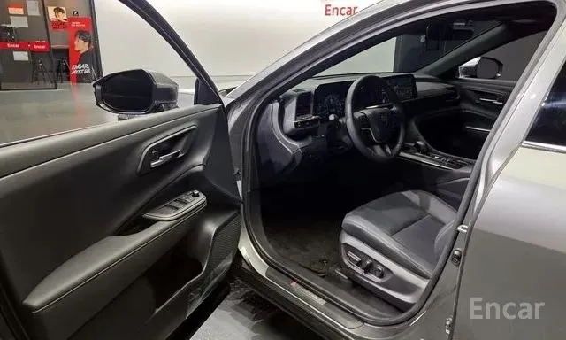 TOYOTA CROWN CROSSOVER HYBRID 2023