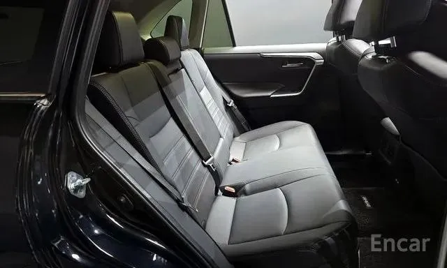 TOYOTA RAV4 HYBRID XLE 2023