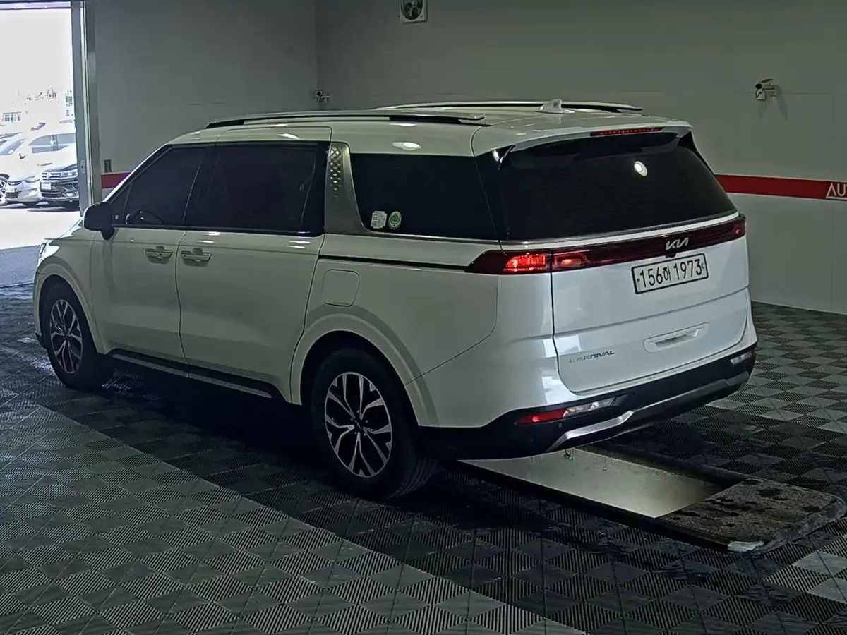 KIA CARNIVAL NOBLESSE 2022