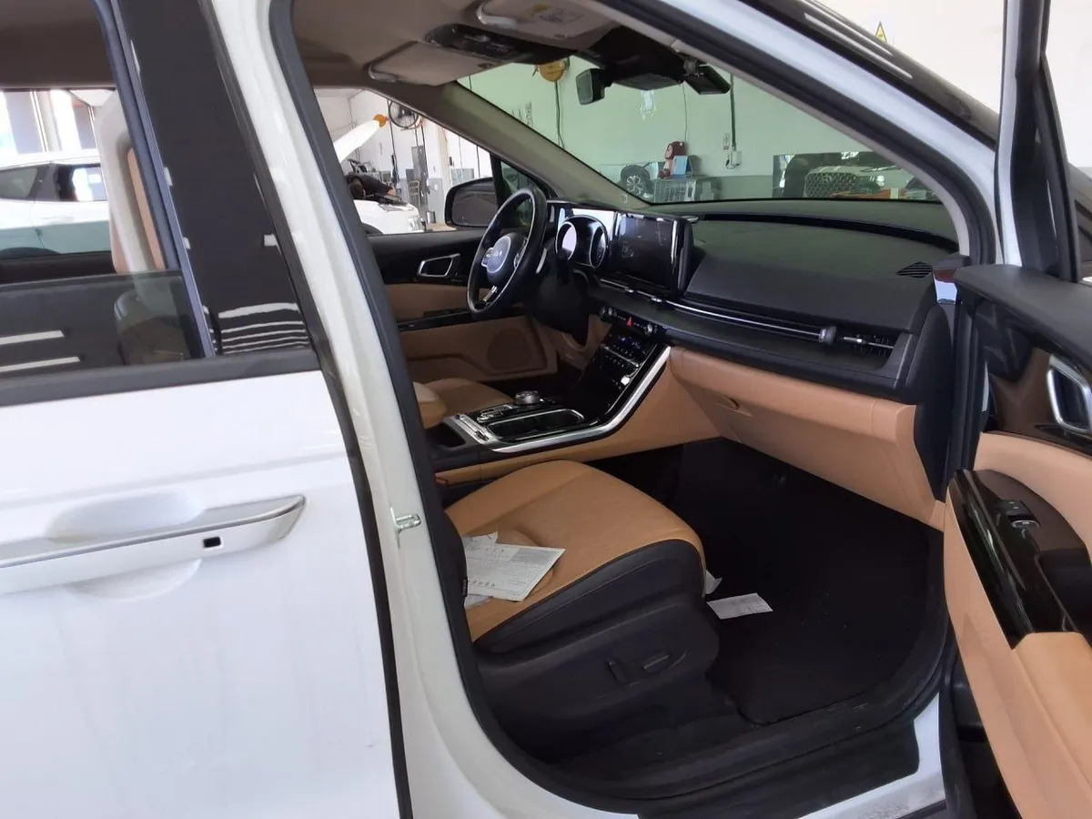 KIA CARNIVAL NOBLESSE 2022