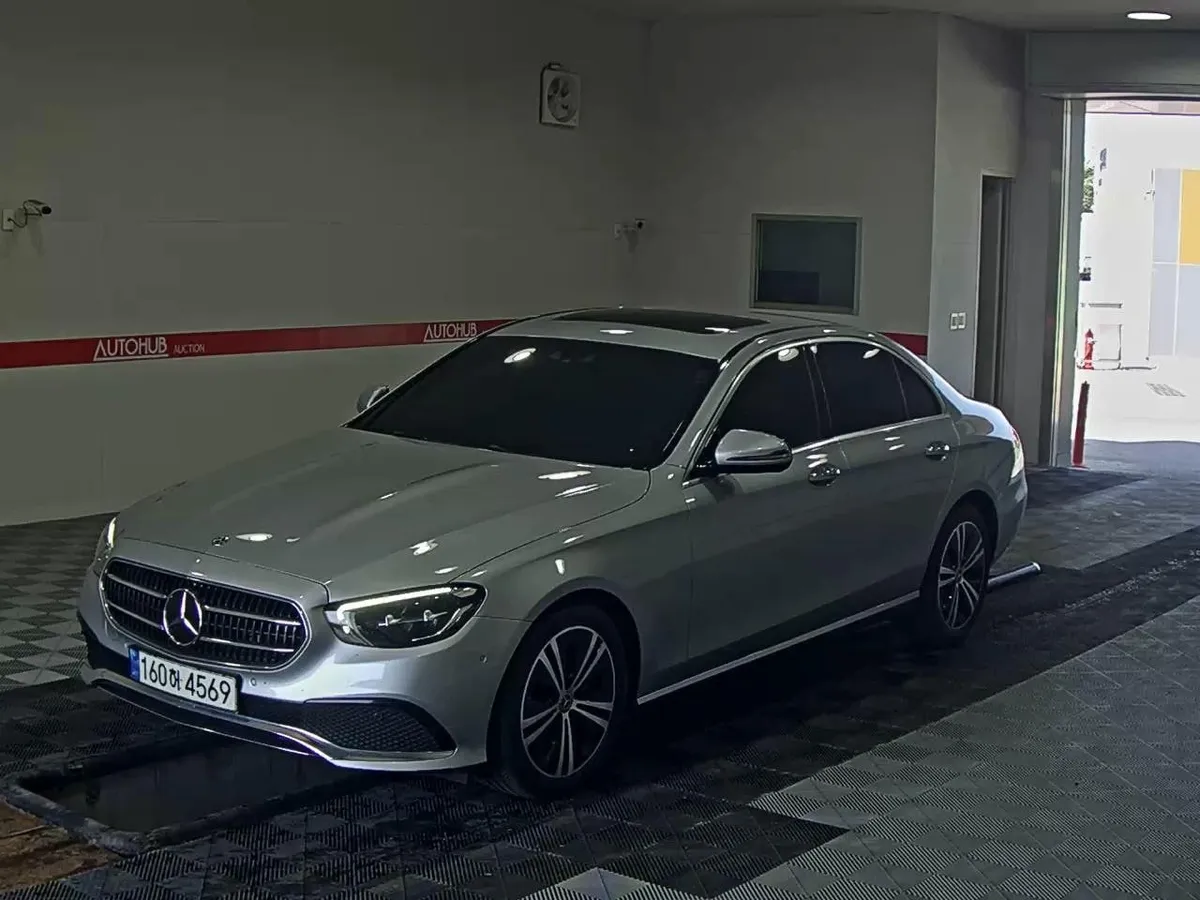 MERCEDES-BENZ E250 2026