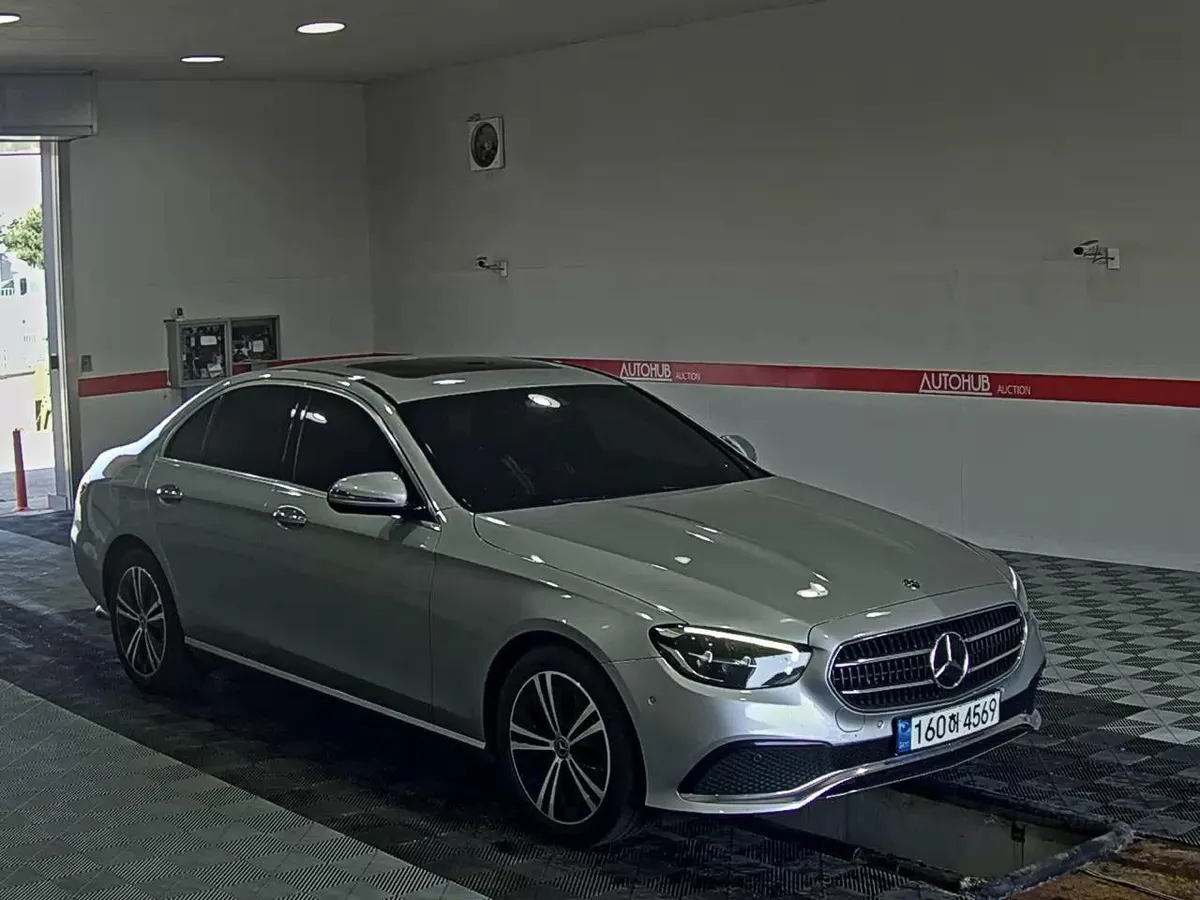 MERCEDES-BENZ E250 2026