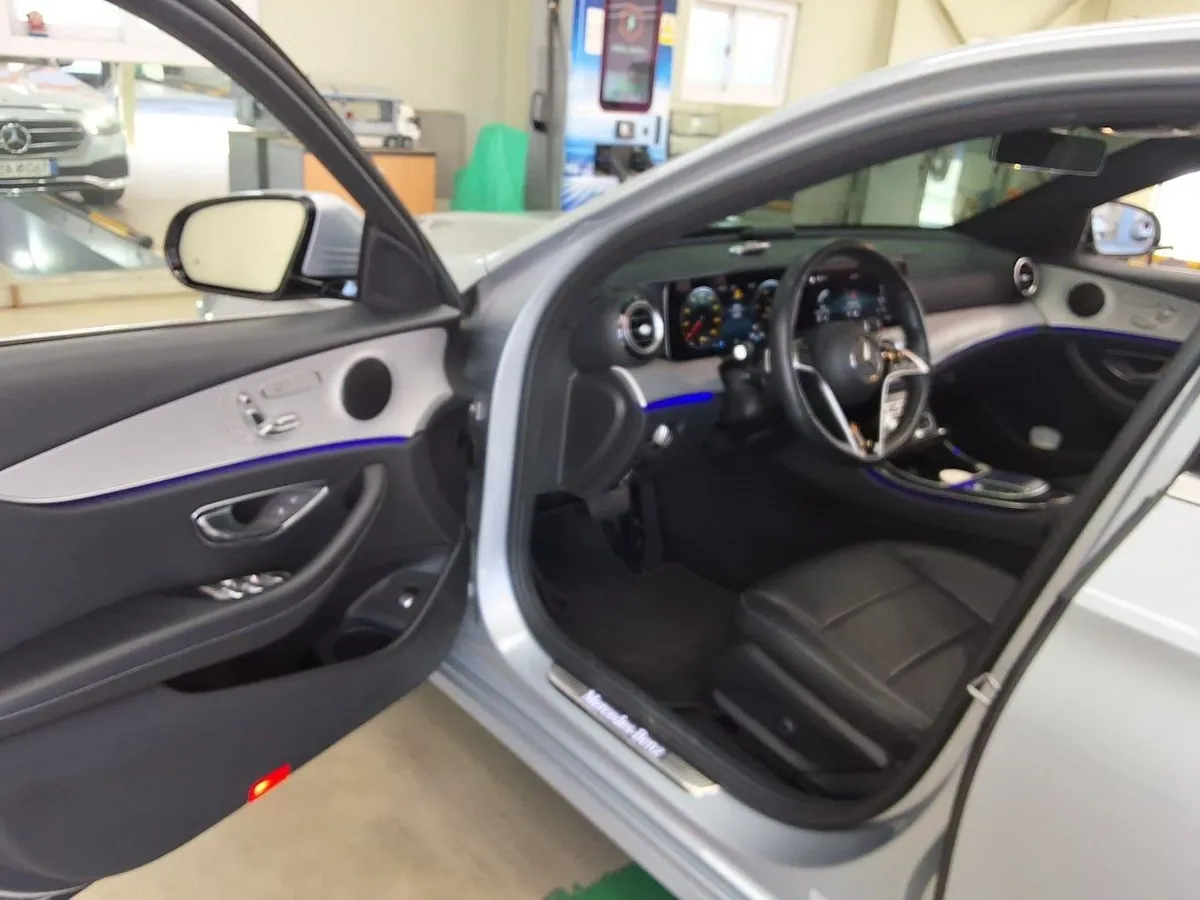 MERCEDES-BENZ E250 2026