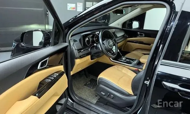 KIA CARNIVAL NOBLESSE 2022