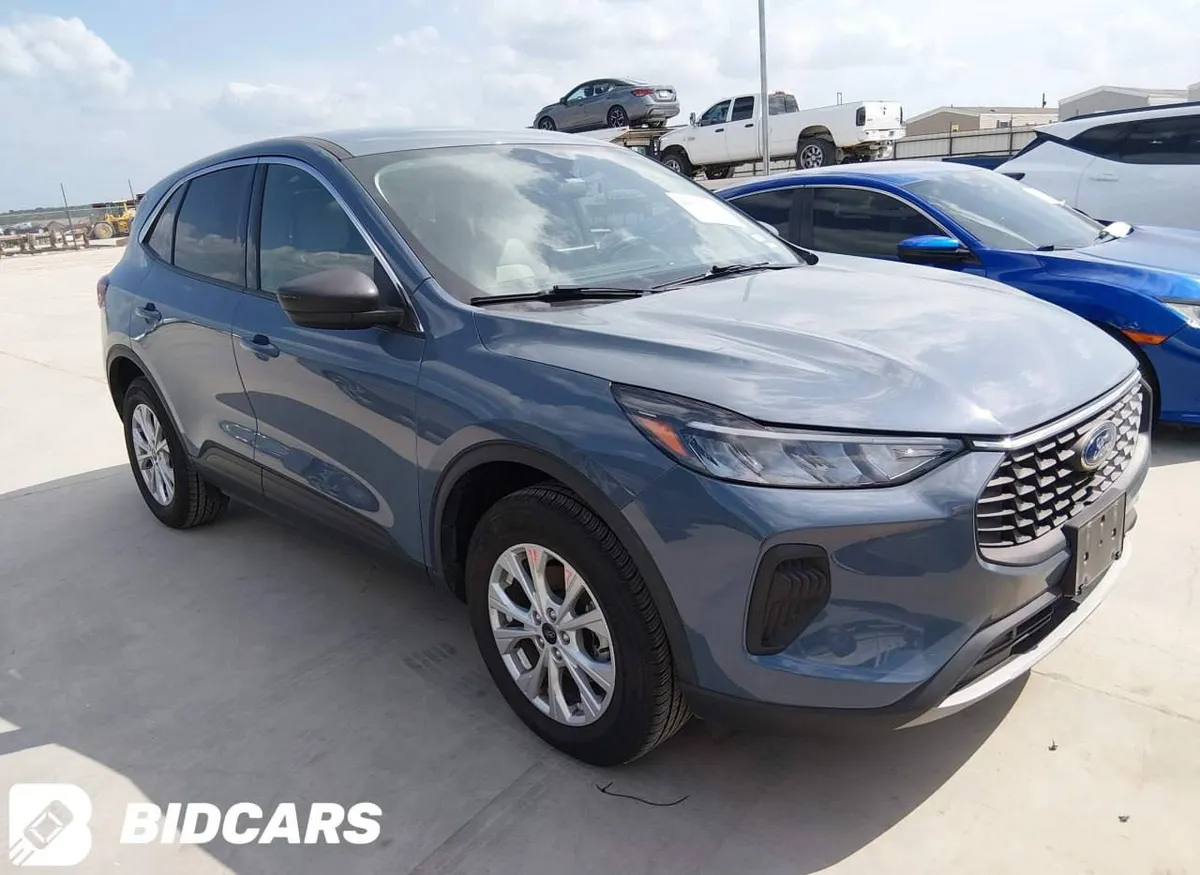 FORD ESCAPE 2023