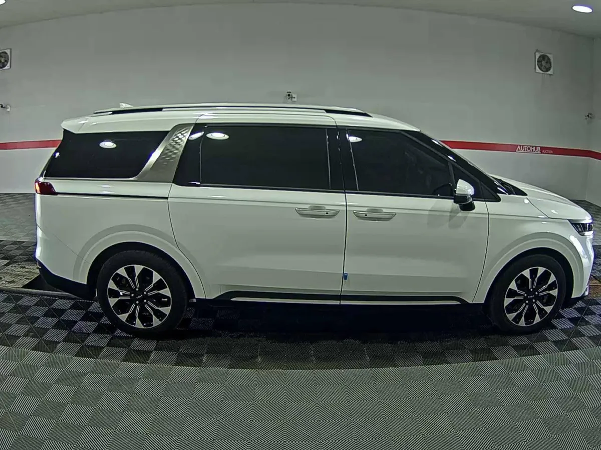 KIA CARNIVAL NOBLESSE 2022