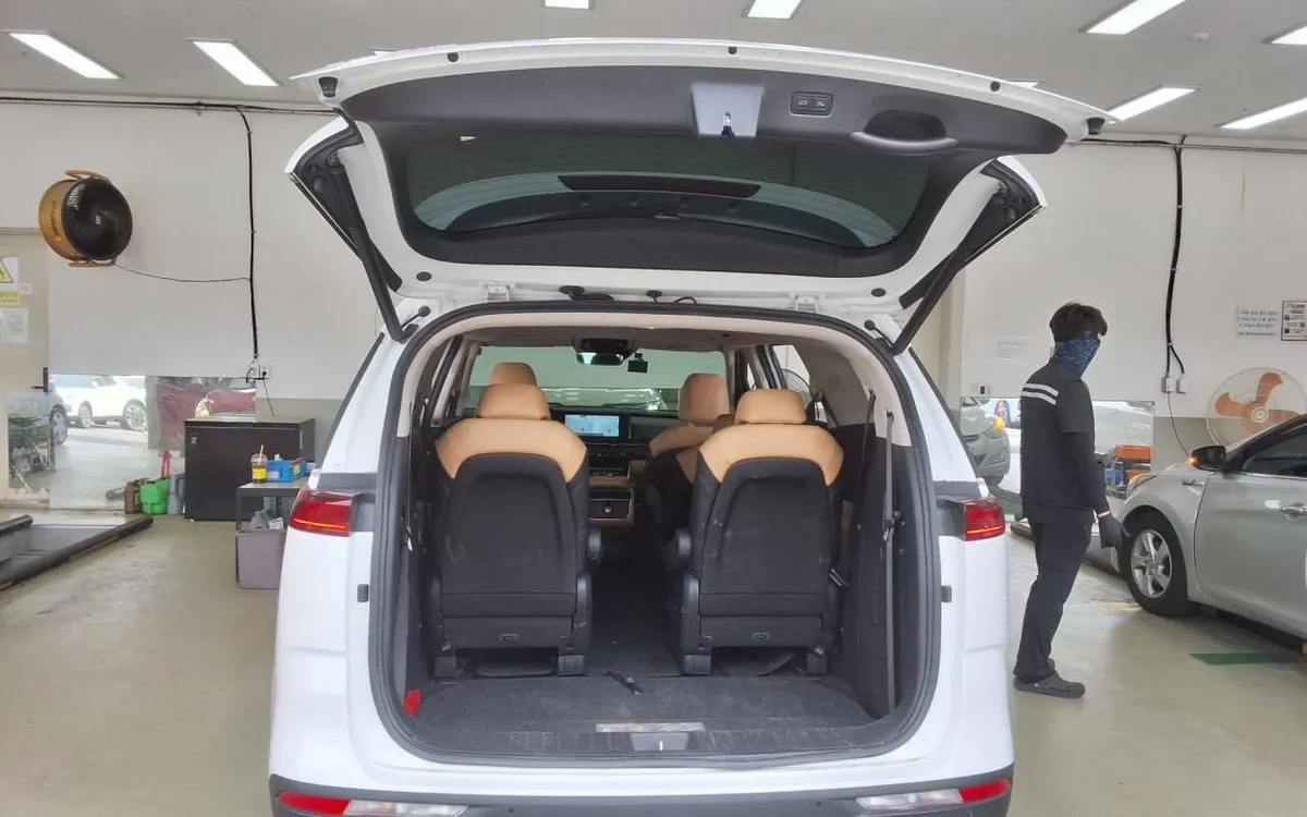 KIA CARNIVAL NOBLESSE 2022