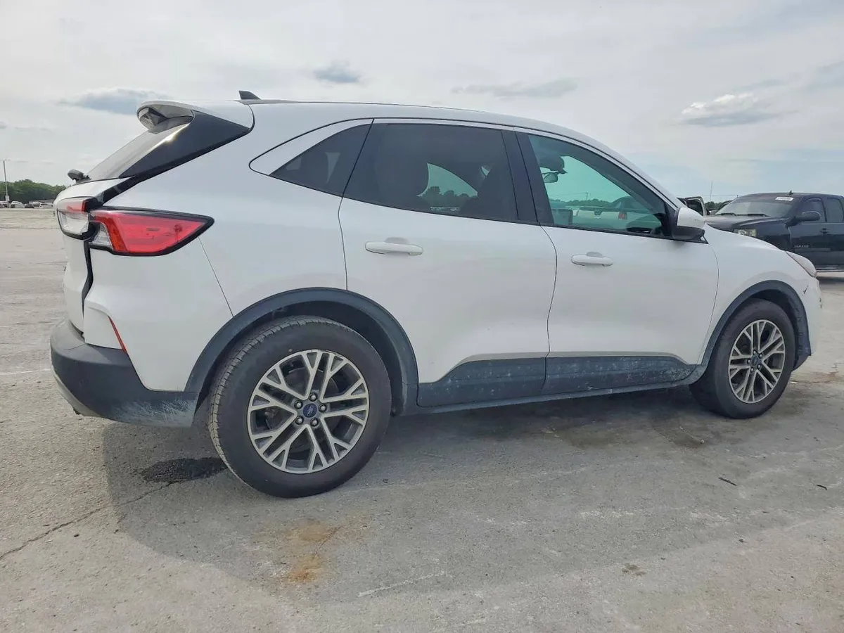 FORD ESCAPE 2022