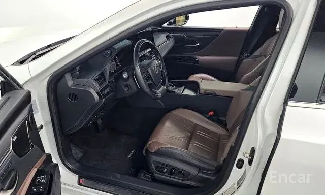 LEXUS ES300H 2023