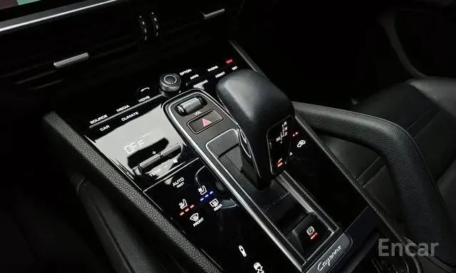 PORSCHE CAYENNE COUPE 2022