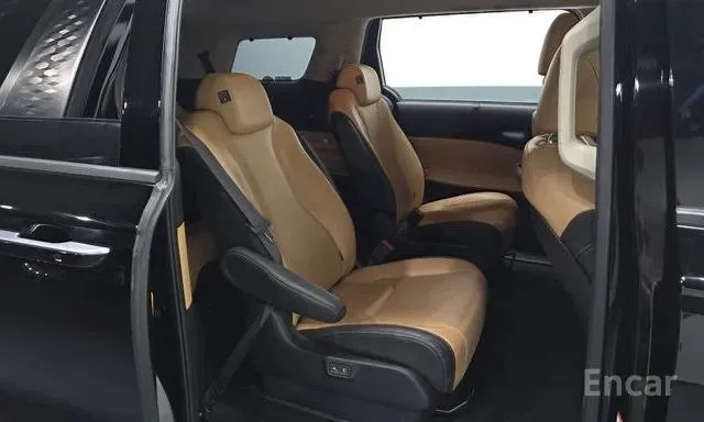 KIA CARNIVAL 9 2022