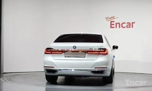 BMW 745E IPERFORMANCE DESIGN PURE 2022
