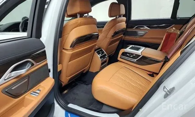 BMW 745E IPERFORMANCE DESIGN PURE 2022