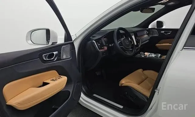VOLVO XC60 B6 ULTIMATE BRIGHT 2023
