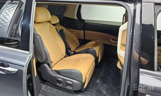 KIA CARNIVAL NOBLESSE 2023