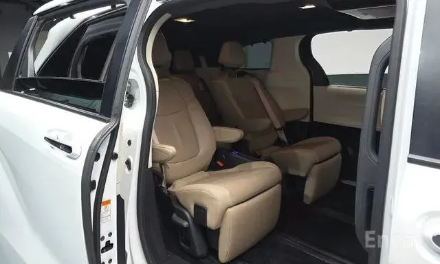 TOYOTA SIENNA LIMITED 2022