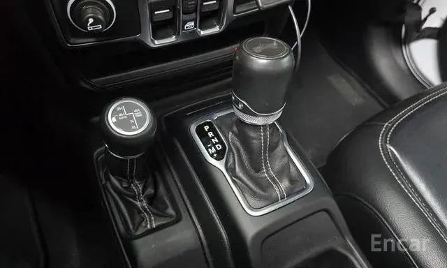 JEEP WRANGLER OVERLAND POWER TOP 2022