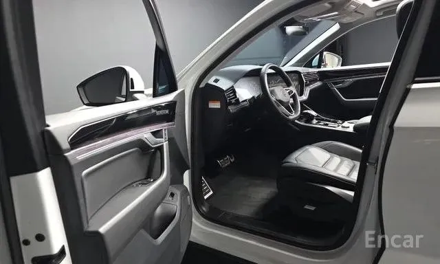 VOLKSWAGEN TOUAREG PREMIUM 2022