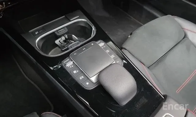 MERCEDES-BENZ CLA 250 4MATIC 2022