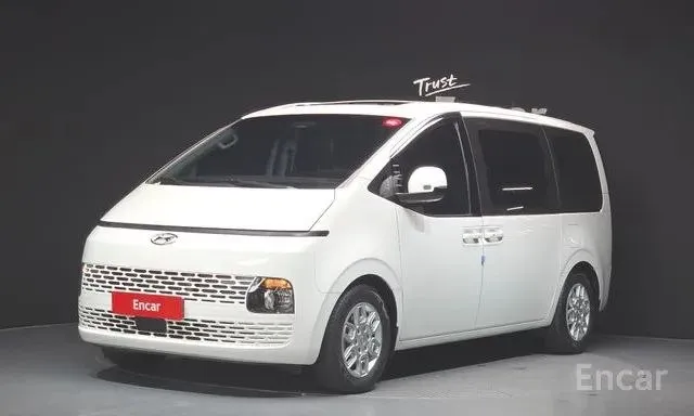 HYUNDAI STARIA TOURER 9-SEATER MODERN 2022
