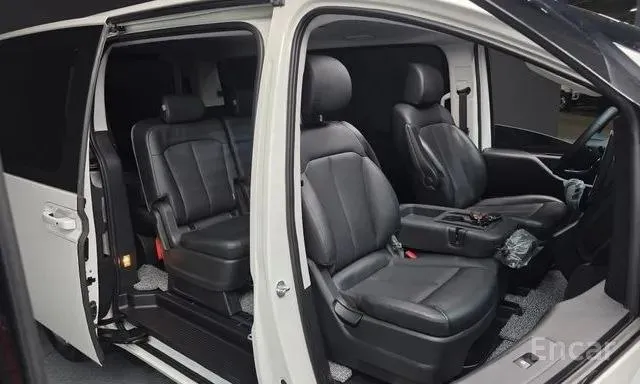 HYUNDAI STARIA TOURER 9-SEATER MODERN 2022