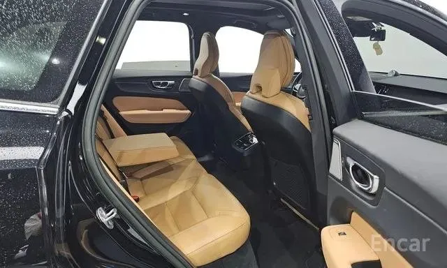 VOLVO XC60 B6 ULTIMATE BRIGHT 2022