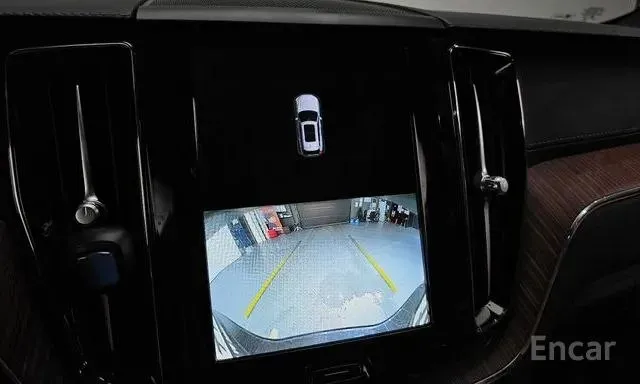 VOLVO XC60 B6 ULTIMATE BRIGHT 2022