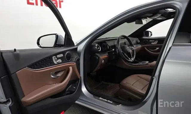 MERCEDES-BENZ E250 AVANTGARDE 2022