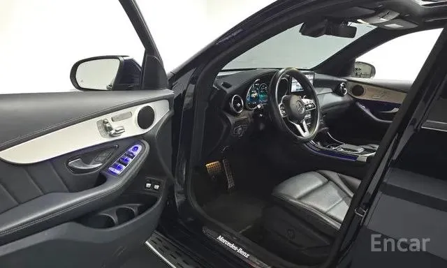 MERCEDES-BENZ GLC300E 4MATIC 2022