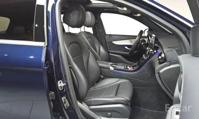 MERCEDES-BENZ GLC300E 4MATIC 2022
