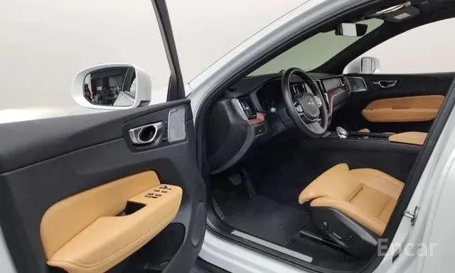VOLVO XC60 B5 ULTIMATE BRIGHT 2023
