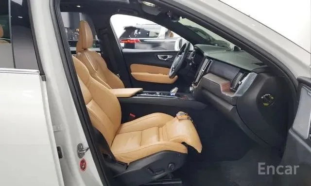 VOLVO XC60 B5 ULTIMATE BRIGHT 2023