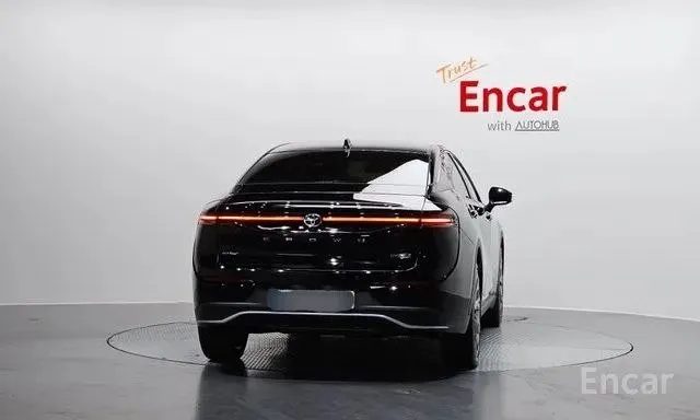 TOYOTA CROWN CROSSOVER HYBRID 2023