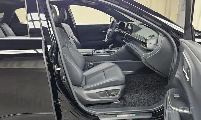 TOYOTA CROWN CROSSOVER HYBRID 2023