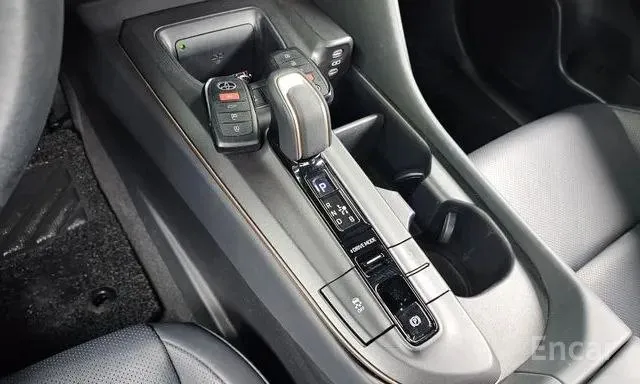 TOYOTA CROWN CROSSOVER HYBRID 2023