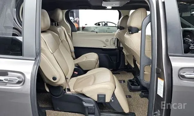 TOYOTA SIENNA LIMITED 2022