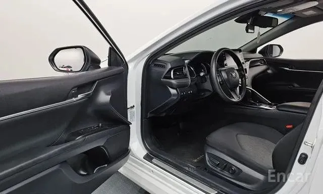 TOYOTA CAMRY LE HYBRID 2023