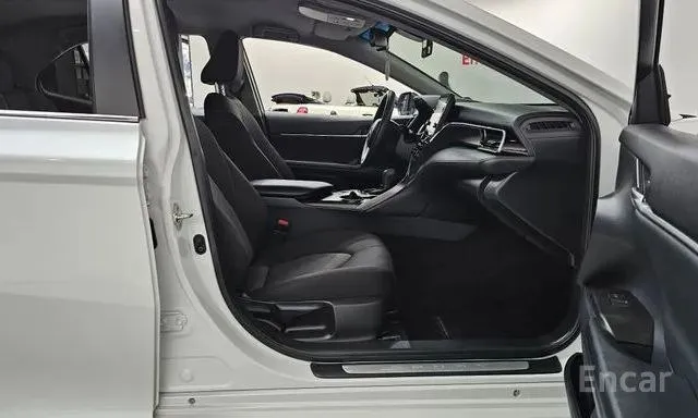 TOYOTA CAMRY LE HYBRID 2023