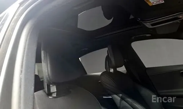 MERCEDES-BENZ C300 AMG LINE 2022