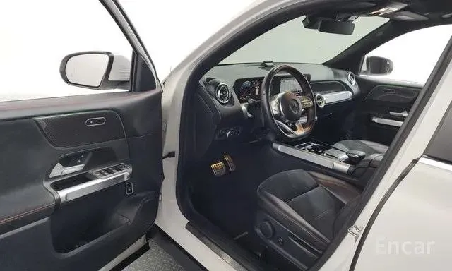 MERCEDES-BENZ GLB250 4MATIC 2022