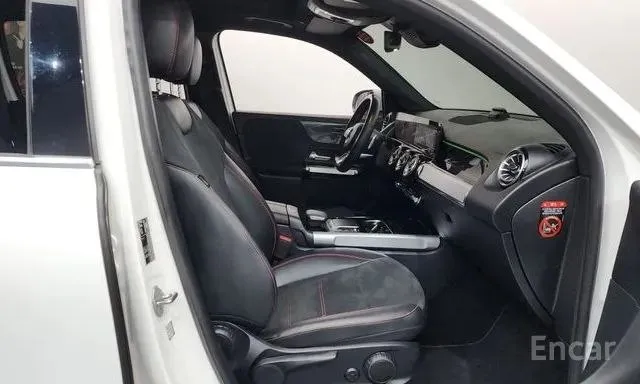 MERCEDES-BENZ GLB250 4MATIC 2022